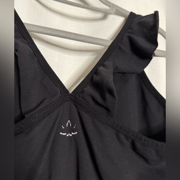Beyond Yoga Frill Seeker Ruffle Black Tank Top - Picture 7 of 9